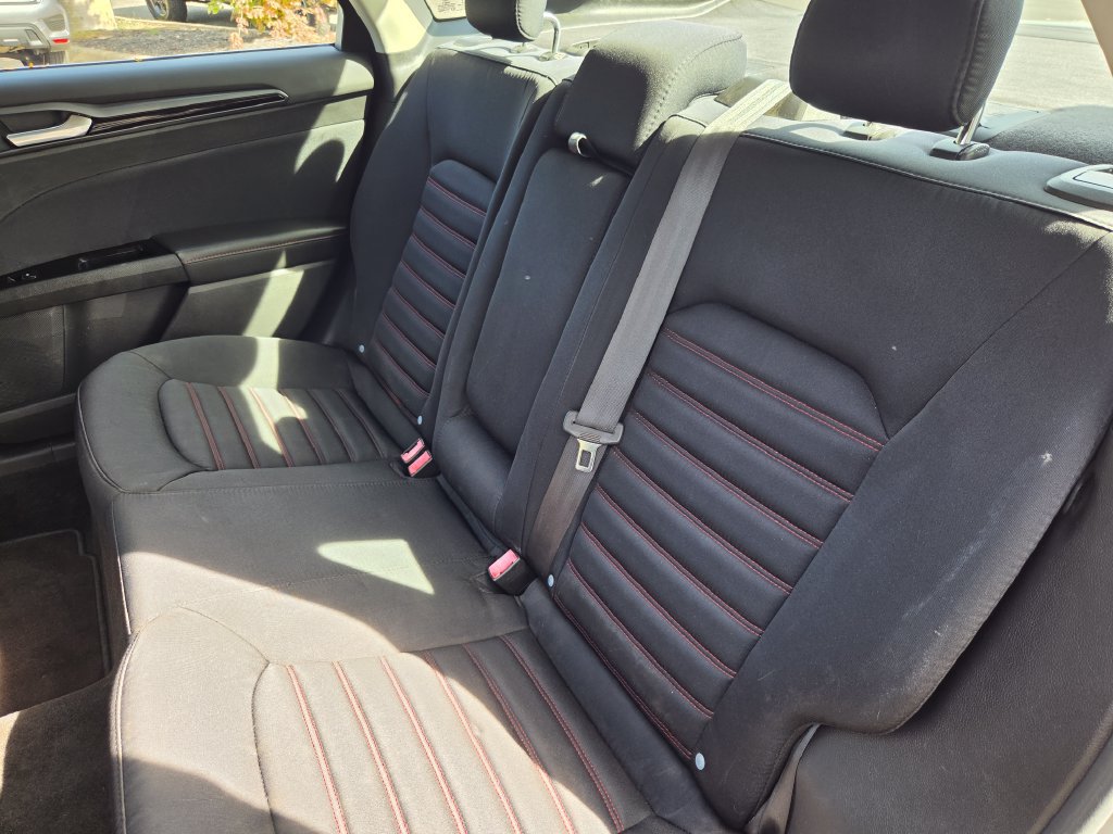 Used 2015 Ford Fusion SE w/ Equipment Group 201A AWD/4WD image 22