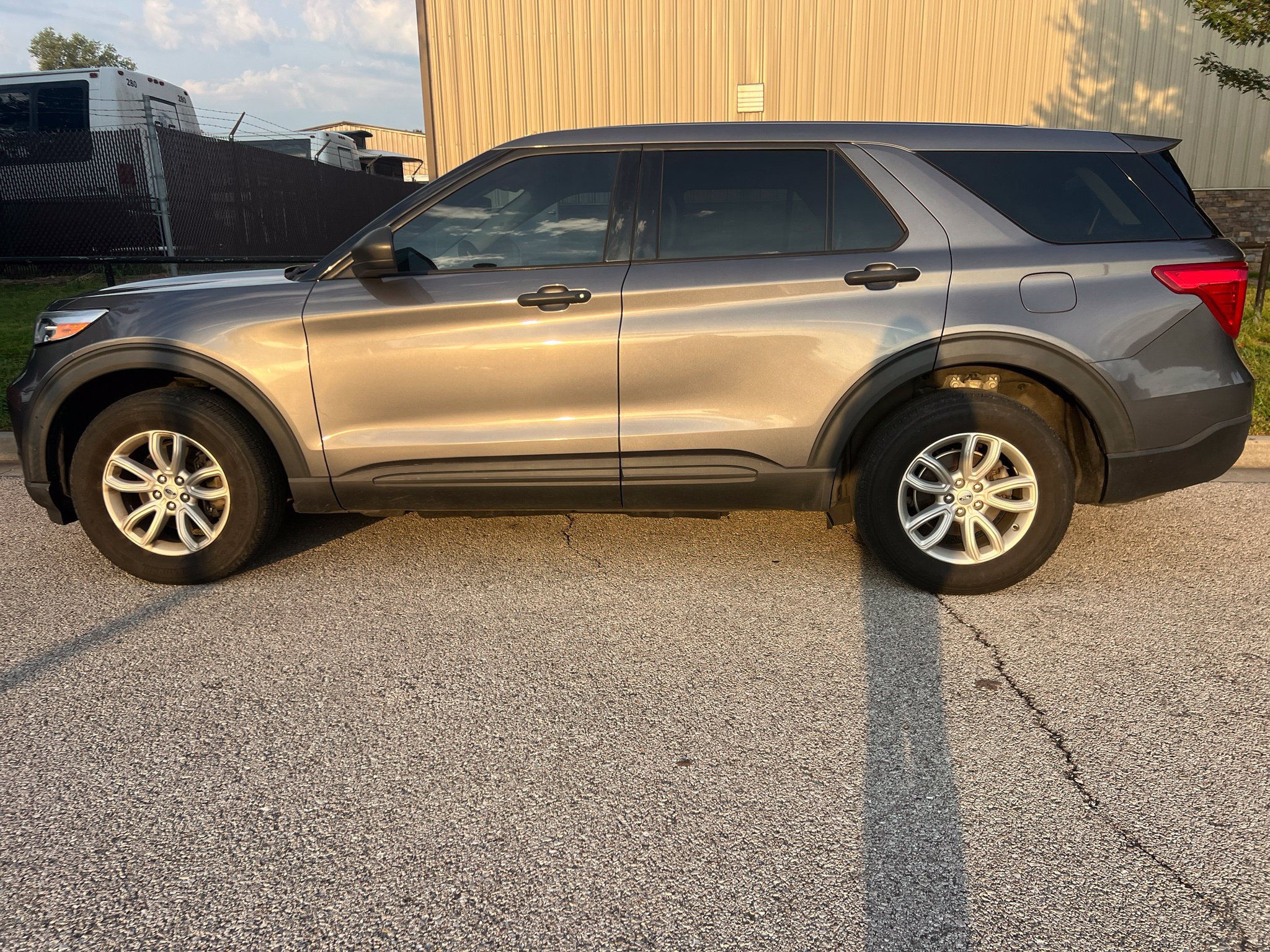 Used 2021 Ford Explorer 4WD image 9
