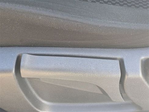 Used 2021 Nissan Rogue Sport S image 15