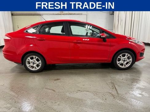 Used 2014 Ford Fiesta SE FWD image 3