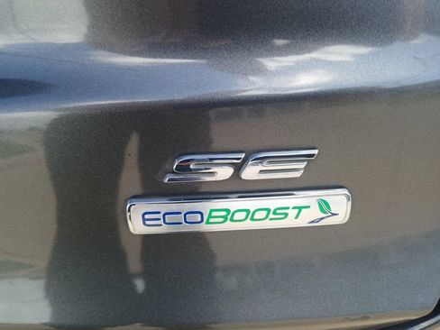 Used 2020 Ford Fusion SE FWD image 28