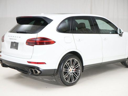 Used 2017 Porsche Cayenne Turbo image 21