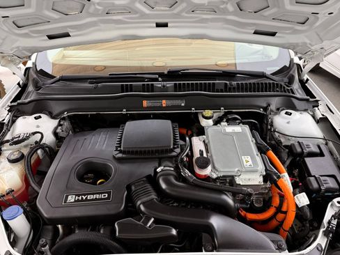 Used 2020 Ford Fusion SE FWD image 34