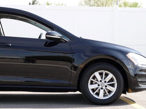 Used 2016 Volkswagen Golf S FWD image 32