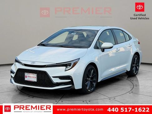Certified 2026 Toyota Corolla SE w/ SE Package FWD image 1