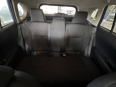 Used 2025 Toyota Corolla Cross LE image 37