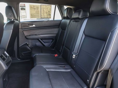 Used 2022 Volkswagen Atlas Cross Sport SE AWD/4WD image 19