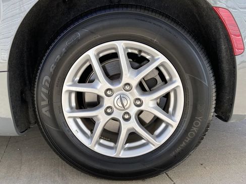 Used 2025 Chrysler Pacifica Select FWD image 8