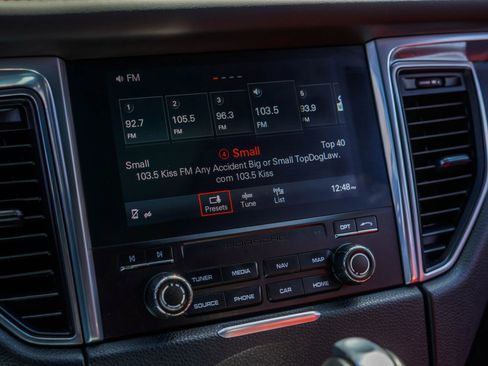 Used 2017 Porsche Macan GTS image 23