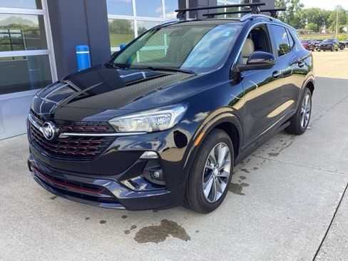 Used 2022 Buick Encore GX Preferred w/ Sport Touring Package FWD image 2