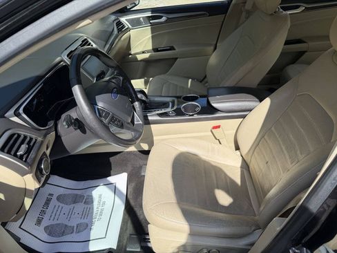 Used 2013 Ford Fusion SE FWD image 11