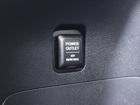 Used 2017 Honda Pilot Touring image 38