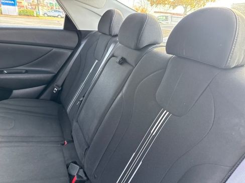 Used 2021 Hyundai Elantra SEL w/ Convenience + Premium Package image 25