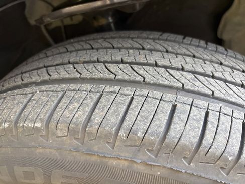 Used 2014 Toyota RAV4 LE image 2