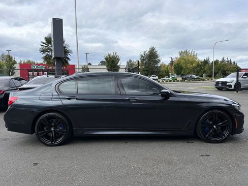 Used 2019 BMW 740i w/ Executive Package RWD image 29