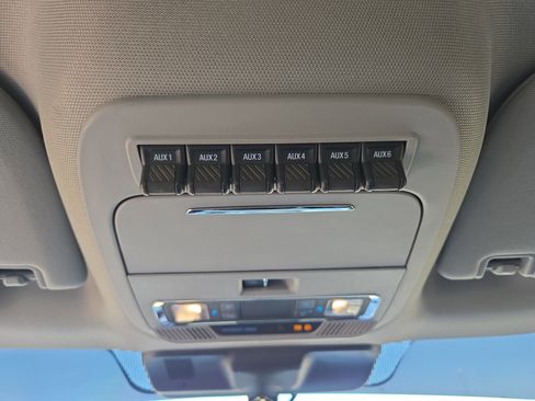 Used 2024 Ford F250 Lariat w/ Chrome Package image 30