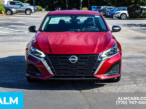 Used 2025 Nissan Altima 2.5 SV FWD image 11
