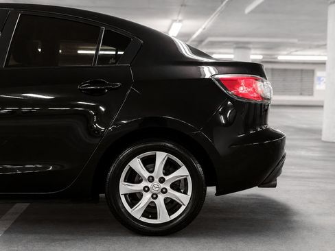 Used 2011 MAZDA MAZDA3 i Touring FWD image 15