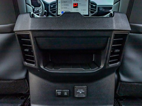 Used 2026 Toyota Tundra SR5 AWD/4WD image 32