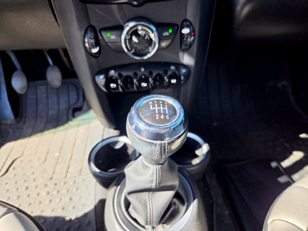 Used 2013 MINI Cooper Roadster FWD image 18