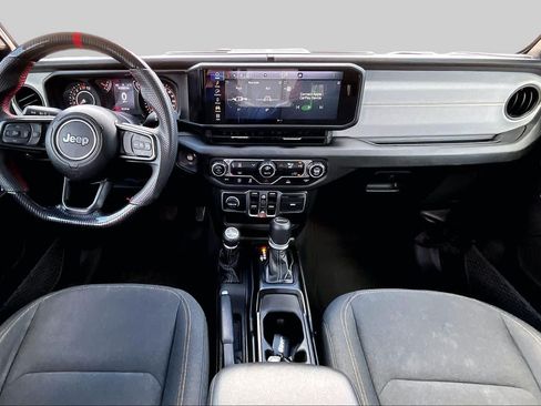Used 2024 Jeep Gladiator Sport AWD/4WD image 16