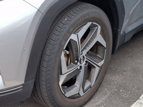 Certified 2024 Hyundai Tucson Limited AWD/4WD image 10