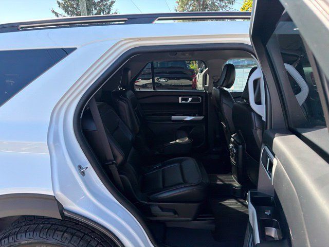 Used 2022 Ford Explorer XLT w/ Equipment Group 202A AWD/4WD image 33