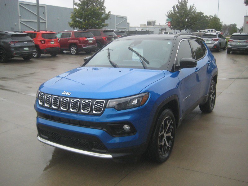 Used 2024 Jeep Compass Limited AWD/4WD image 4