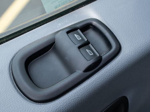 Used 2017 Ford Transit 350 XL image 19