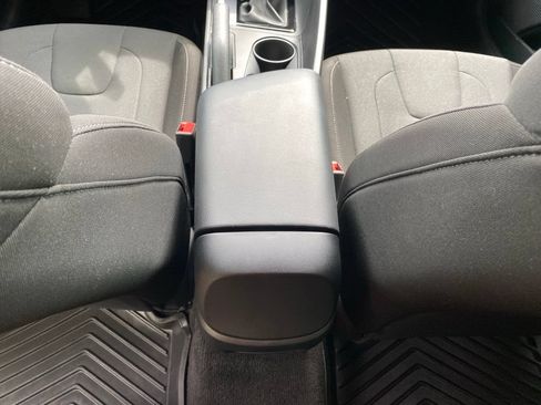 Certified 2025 Hyundai Elantra SE FWD image 28