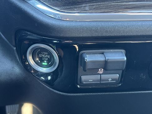 Used 2024 Chevrolet Silverado 2500 LT image 7