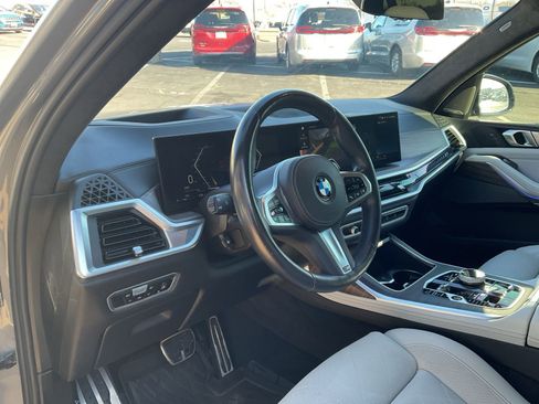 Used 2023 BMW X7 xDrive40i w/ Dynamic Handling Package AWD/4WD image 20