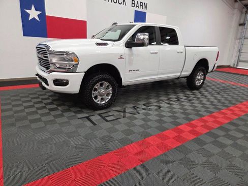 Used 2024 RAM 2500 Laramie AWD/4WD image 3