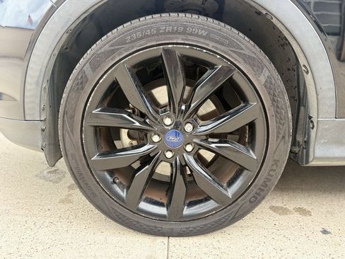 Used 2018 Ford Escape SE w/ SE Sport Appearance Package FWD image 9