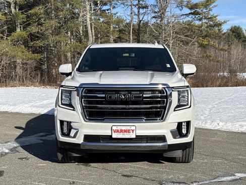 Used 2024 GMC Yukon XL SLT image 2