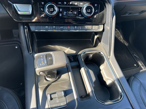 Used 2022 GMC Sierra 1500 AT4 image 25