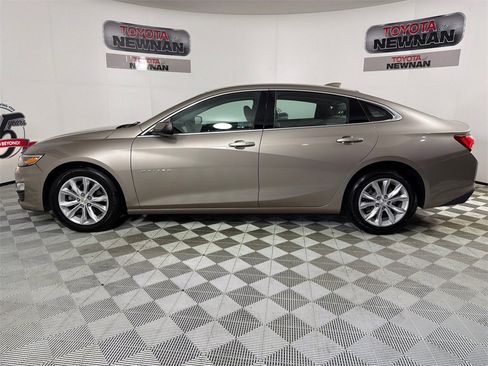 Used 2022 Chevrolet Malibu LT image 6