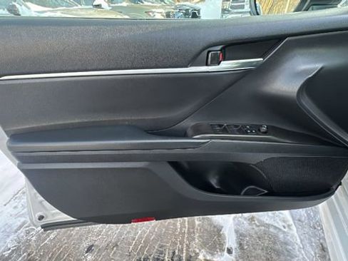 Used 2021 Toyota Camry SE image 23