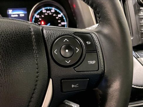 Used 2018 Toyota RAV4 Limited AWD/4WD image 19