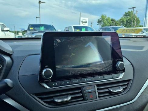 Certified 2021 Nissan Altima 2.5 SV image 10