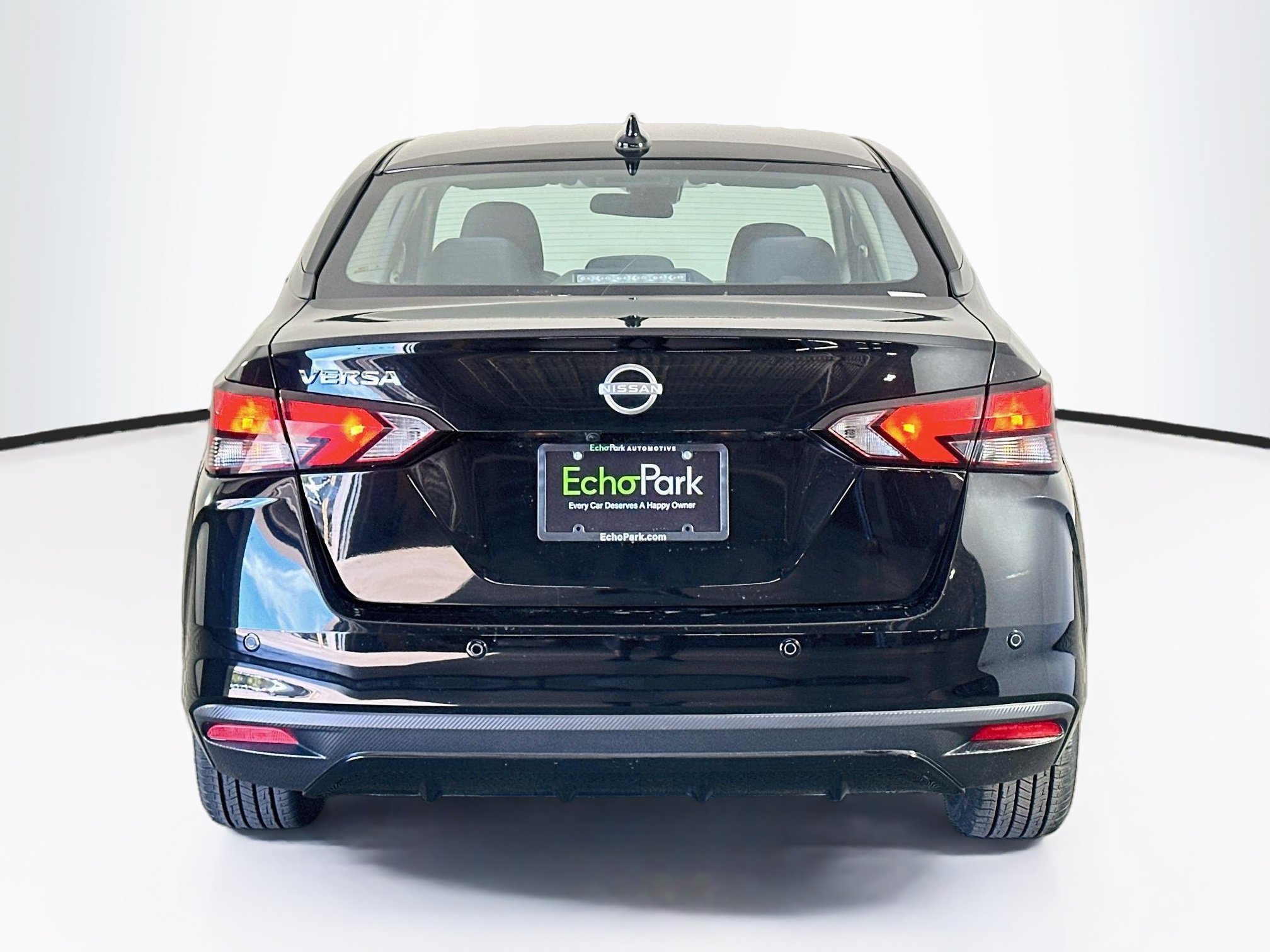 Used 2025 Nissan Versa SV FWD image 7