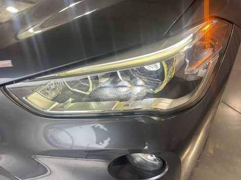 Used 2017 BMW X1 xDrive28i image 2