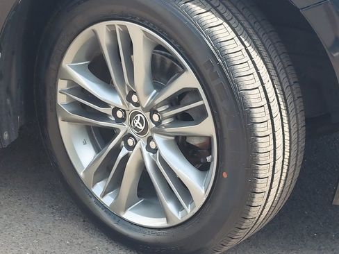 Used 2017 Toyota Camry SE FWD image 17