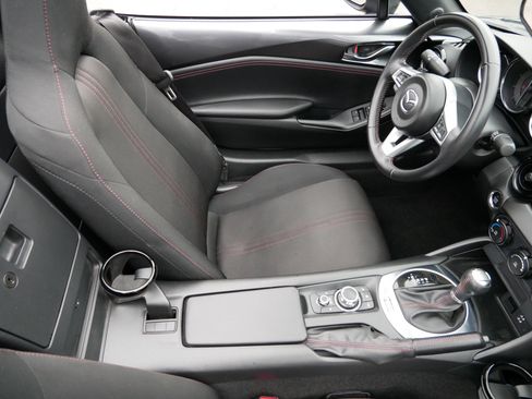 Used 2016 MAZDA MX-5 Miata Club image 14