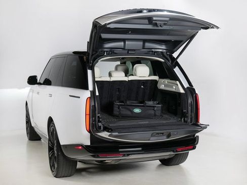 Certified 2023 Land Rover Range Rover SE AWD/4WD image 31