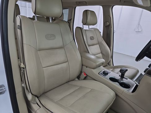 Used 2014 Jeep Grand Cherokee Overland AWD/4WD image 10