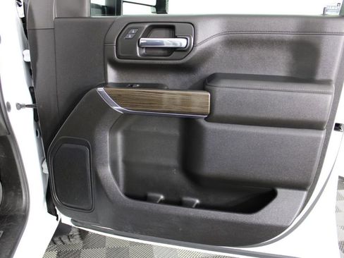 Used 2023 Chevrolet Silverado 2500 LT image 30