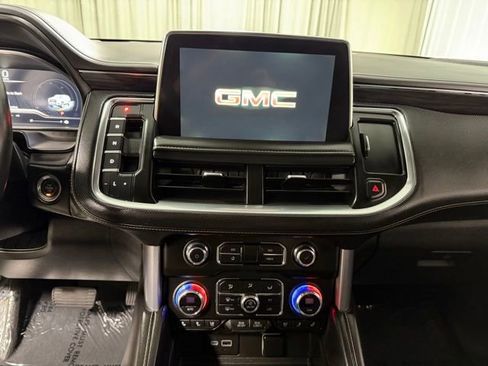 Used 2022 GMC Yukon SLT w/ SLT Luxury Package AWD/4WD image 17