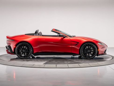 Used 2023 Aston Martin V8 Vantage Roadster RWD image 14