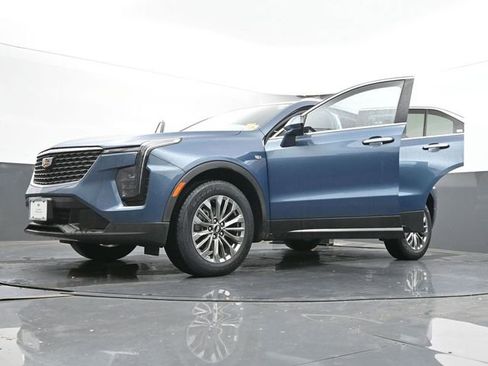 Used 2025 Cadillac XT4 Premium Luxury image 68